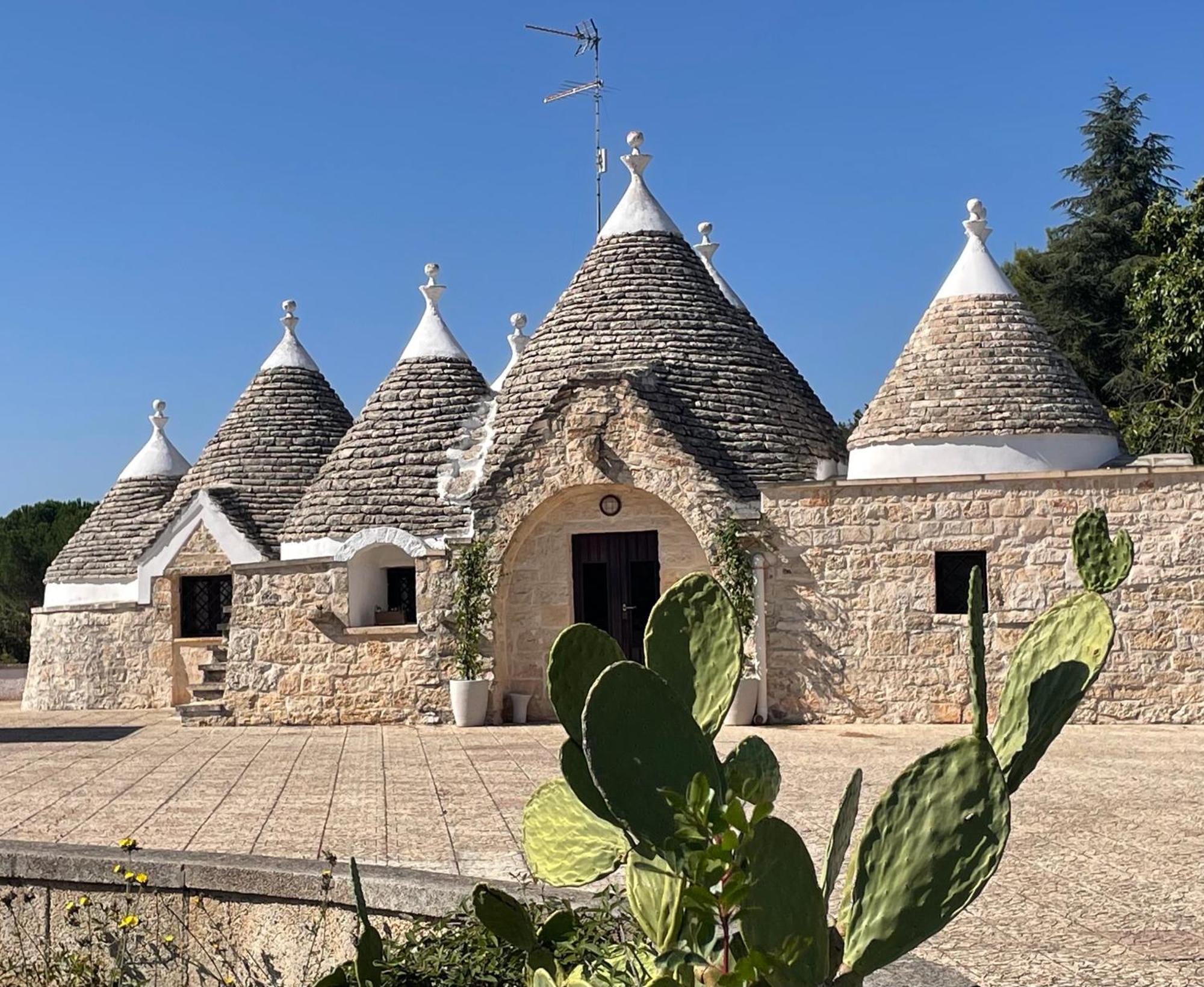Trulli Del Sole Villa Martina Franca Exterior photo