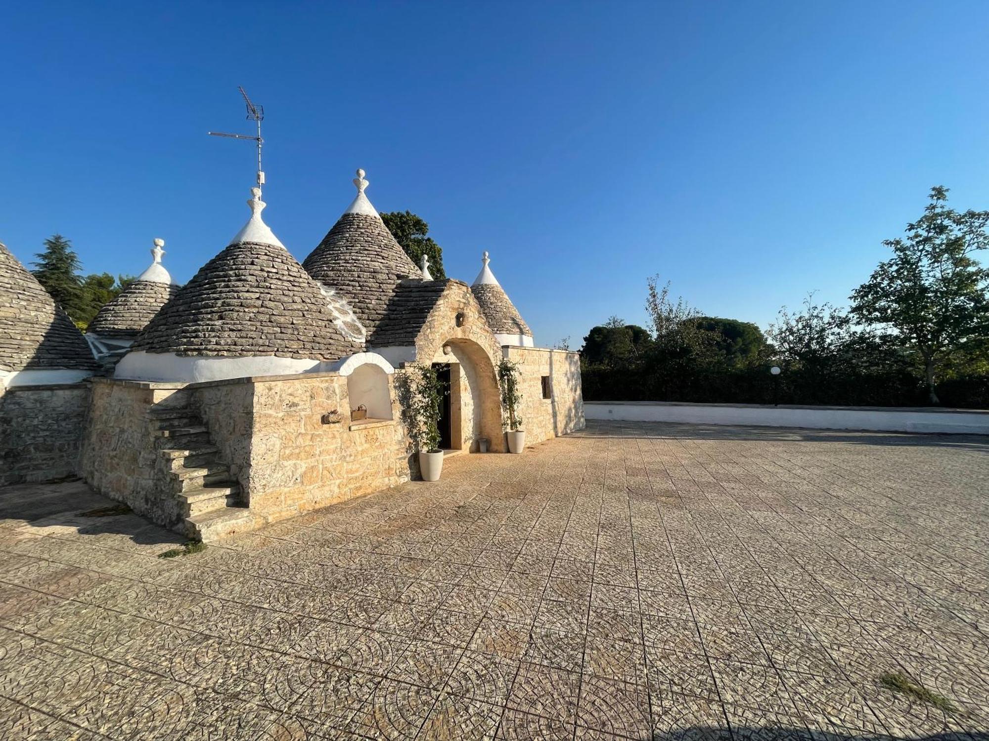 Trulli Del Sole Villa Martina Franca Exterior photo
